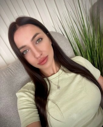 Экспрессивная и соблазнительная красотка приглашает в гости порядочного мужчину для яркого времяпровождения. Гарантирую конфиденциальность и хорошее настроение. 10560, 22 года