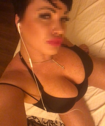 Я живу в Москве и предлагаю широкий спектр услуг для удовлетворения твоих фантазий и желаний. Со мной ты сможешь расслабиться, забыть обо всех проблемах и просто наслаждаться моментом. У меня есть отличные отзывы от предыдущих клиентов, которые подчеркивают мою профессиональность и умение угодить каждому. Убедись сам, оценив мои фото, и ты не сможешь устоять перед идеей провести с тобой незабываемое время. Жду твоего звонка, чтобы сделать твои фантазии реальностью! 😘💋💫 6480, 41 год